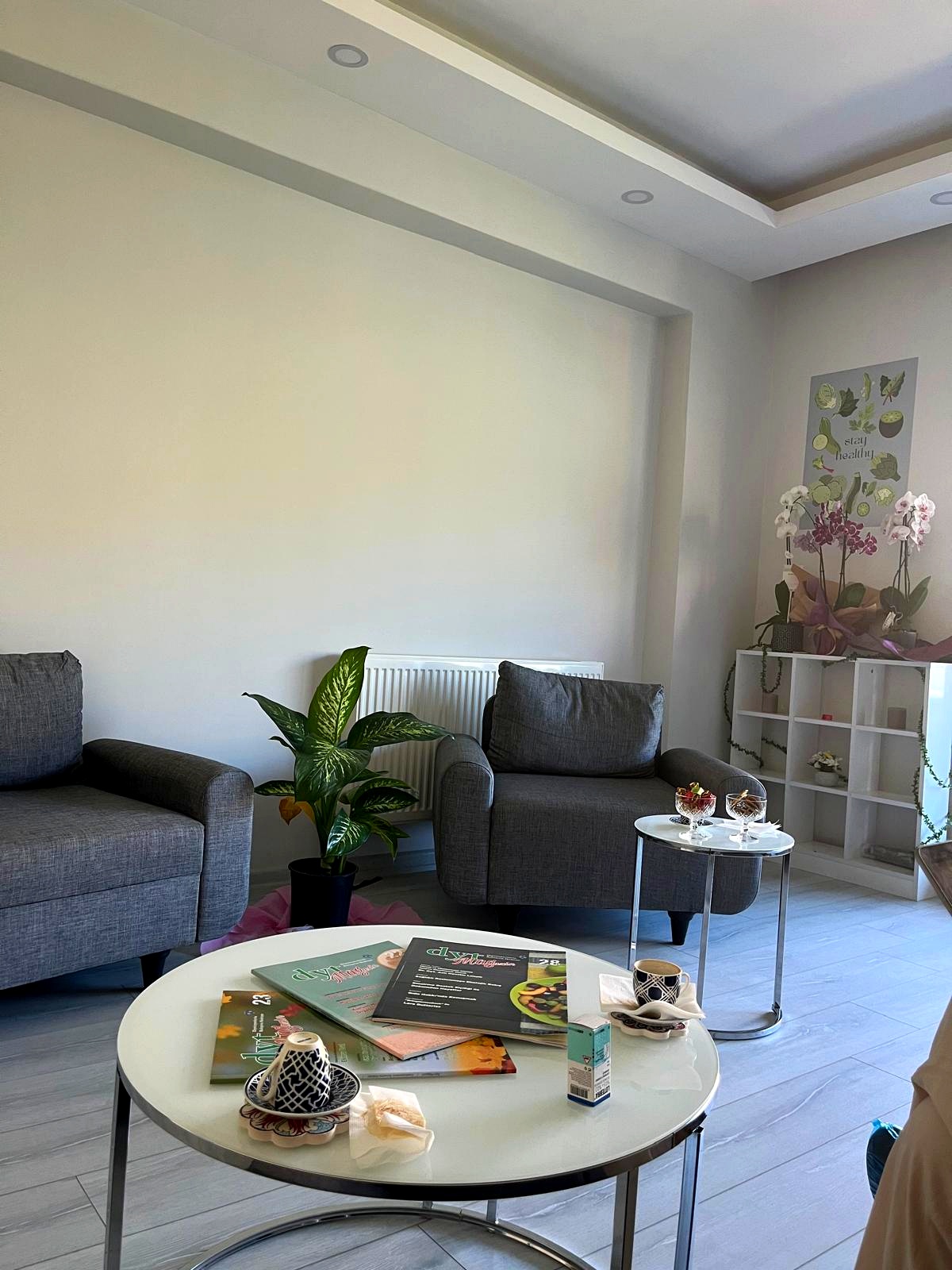 Bermal Aydın klinik bekleme alanı